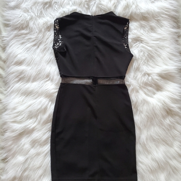 LITTLE BLACK MINI DRESS WITH LACE DETAIL - Picture 2 of 2